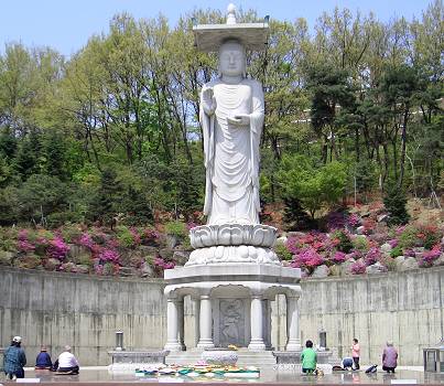 Tượng Phật tại chùa Bongeunsa