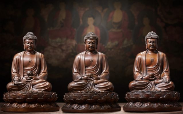Bộ tượng Tam Thế Phật bằng gỗ