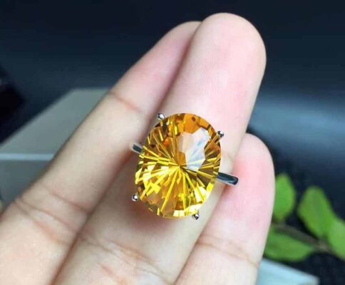 Thach anh vang Citrine ring1