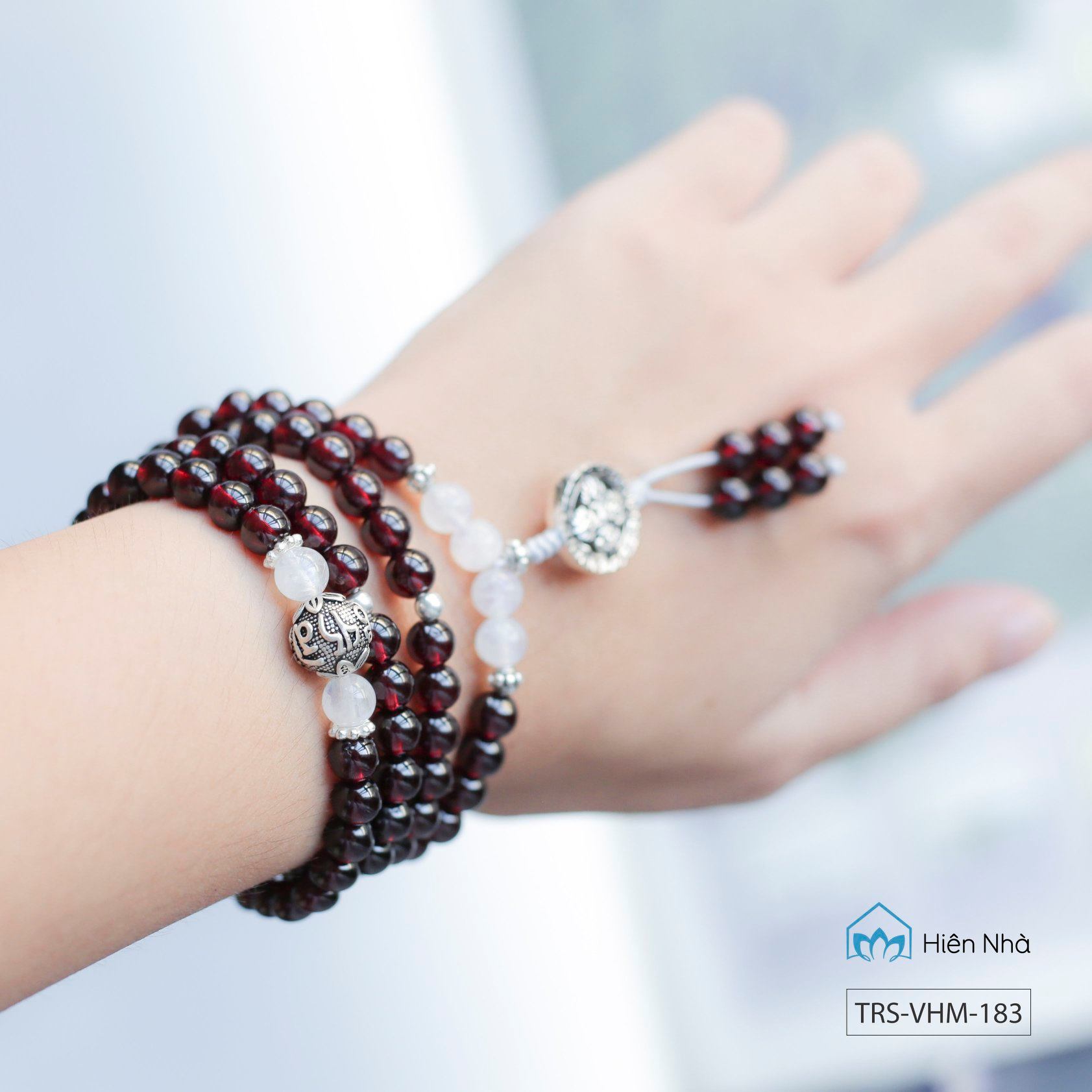 chu_i_garnet_6430b96e2648413fa262292e6d79f2ae.jpg chu i garnet 6430b96e2648413fa262292e6d79f2ae