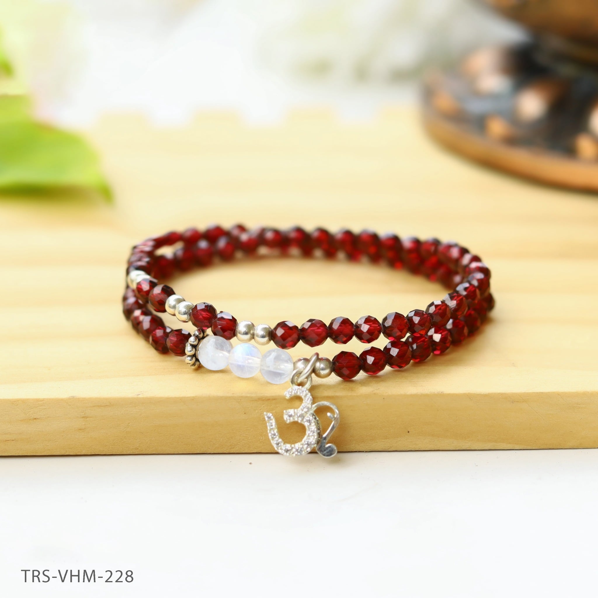 Vòng đá Garnet cắt giác 4 li cuốn đôi charm chữ Om đính đá (TRS VHM 228) 2 img 5408 5ab44d2e8bd94bb2b3175275f9d88930